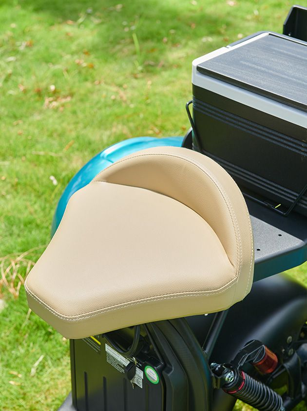 a comfortable thicker seat on three wheel golf cart